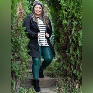 NWT Lularoe Faux Leather dark green leggings size 3x.